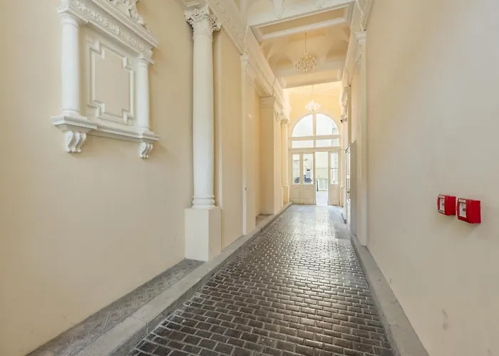 Homely I 44m2 I Elevator I Self Check-in Apartamento
