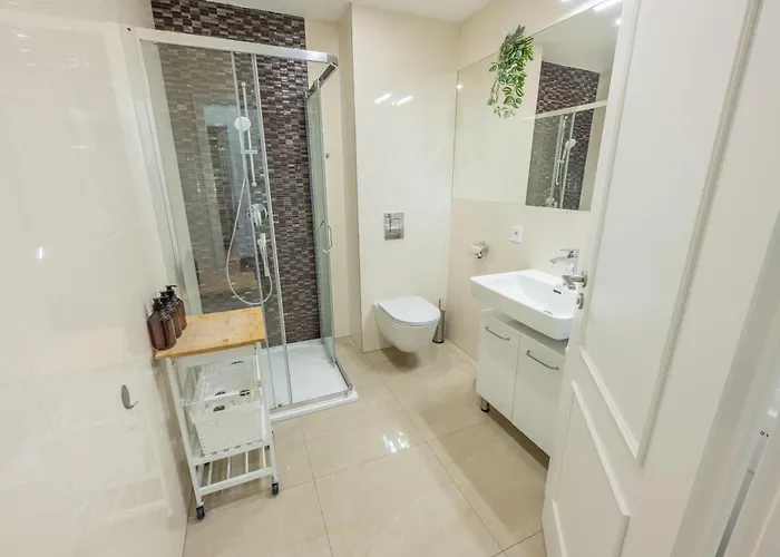 Homely I 44m2 I Elevator I Self Check-in Praga