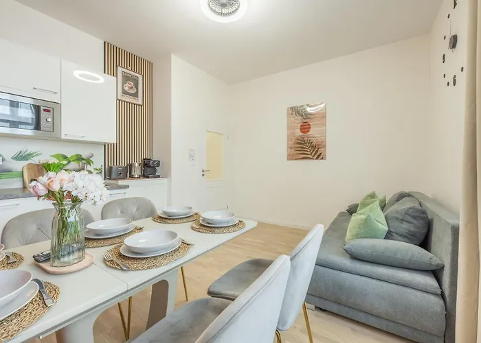 Homely I 44m2 I Elevator I Self Check-in Apartamento Praga